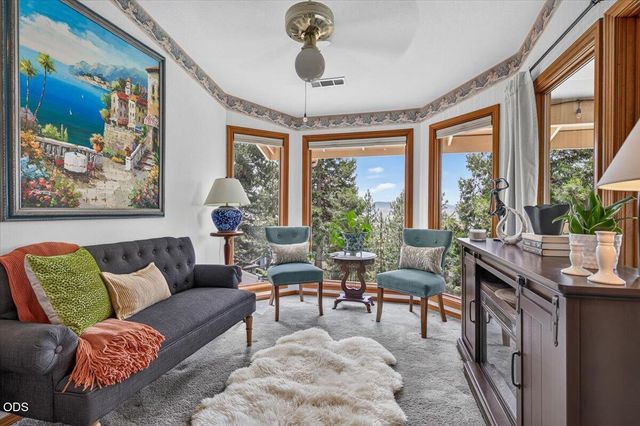 229 Mariposa Terrace, Medford, OR 97504