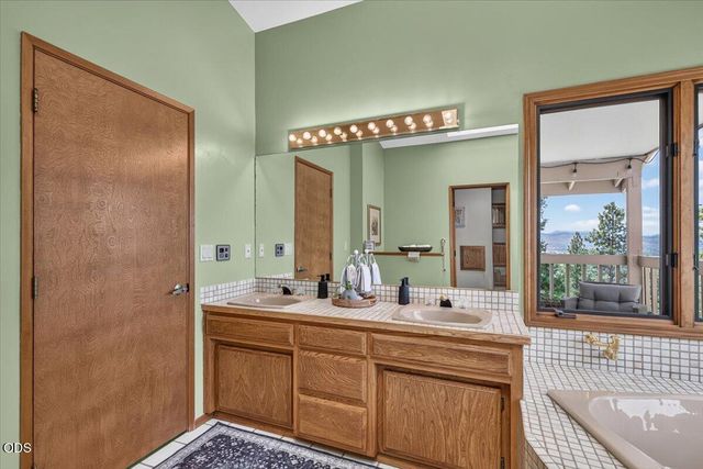 229 Mariposa Terrace, Medford, OR 97504