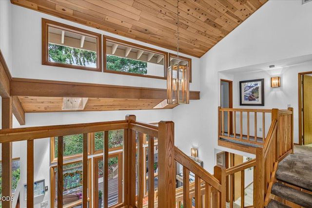 229 Mariposa Terrace, Medford, OR 97504
