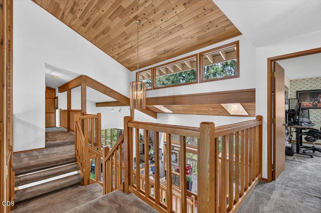 229 Mariposa Terrace, Medford, OR 97504