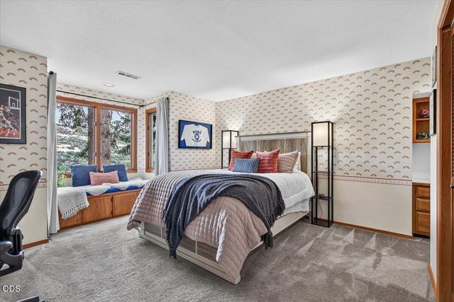 229 Mariposa Terrace, Medford, OR 97504