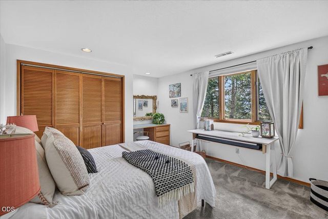 229 Mariposa Terrace, Medford, OR 97504
