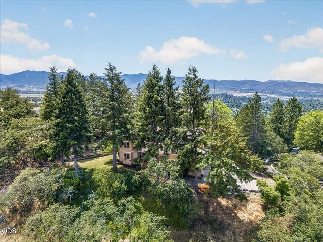 229 Mariposa Terrace, Medford, OR 97504