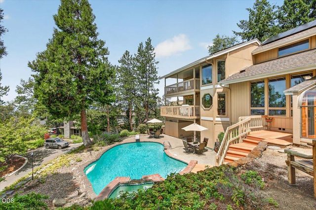 229 Mariposa Terrace, Medford, OR 97504