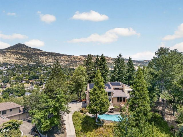 229 Mariposa Terrace, Medford, OR 97504
