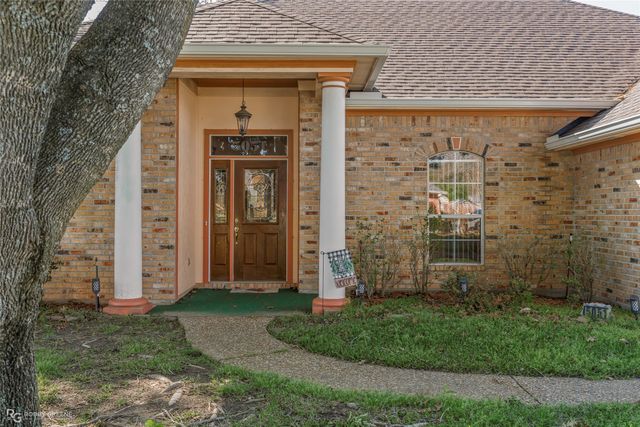 5051 Longstreet Place, Bossier City, LA 71112