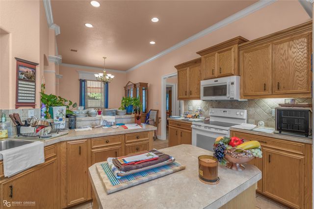 5051 Longstreet Place, Bossier City, LA 71112