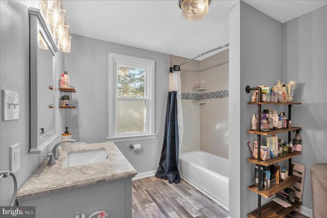 34 CHERRY ST, Medford, NJ 08055