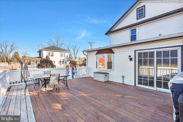 34 CHERRY ST, Medford, NJ 08055