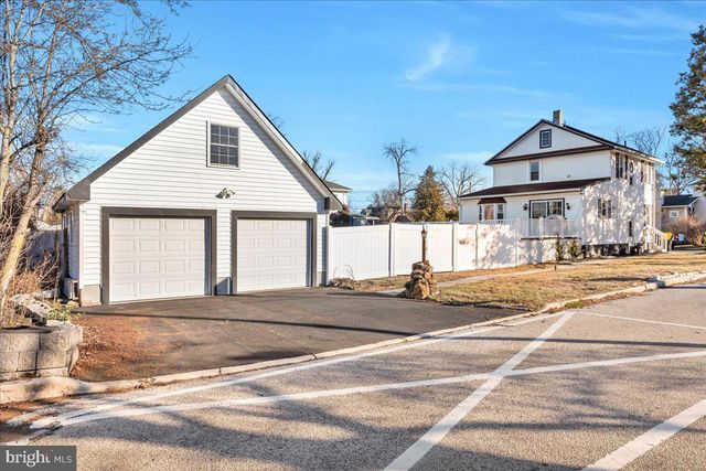 34 CHERRY ST, Medford, NJ 08055