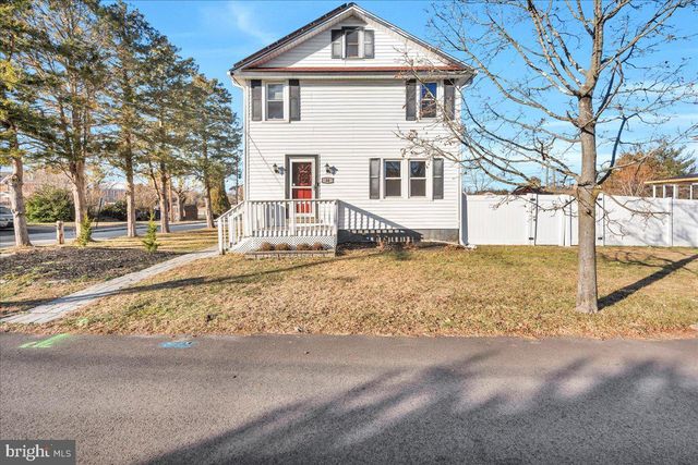 34 CHERRY ST, Medford, NJ 08055