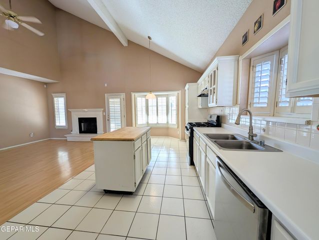 2021 Sun Tide Drive, El Paso, TX 79938