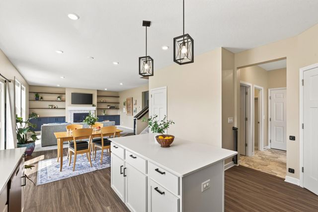 509 Waterford Place, Waconia, MN 55387