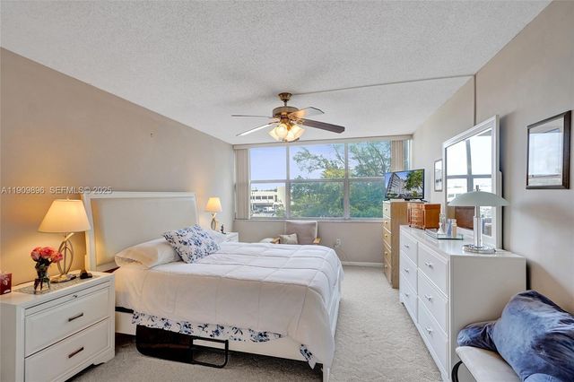 1300 NE Miami Gardens Dr 320E, Miami, FL 33179