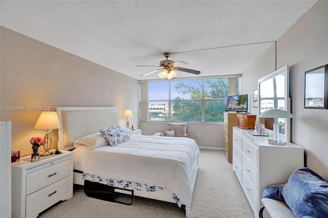 1300 NE Miami Gardens Dr 320E, Miami, FL 33179