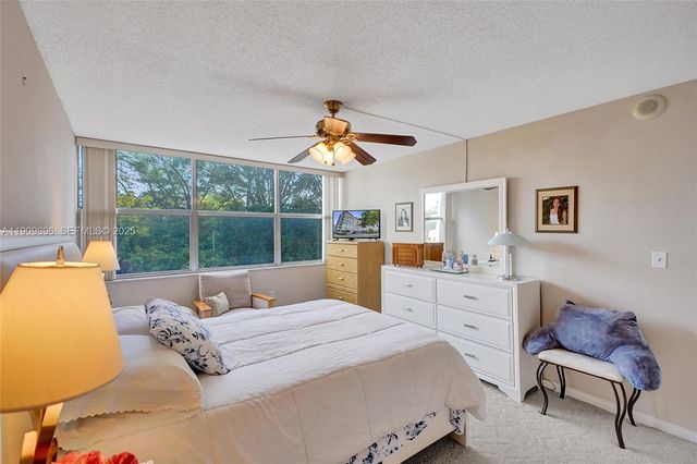 1300 NE Miami Gardens Dr 320E, Miami, FL 33179