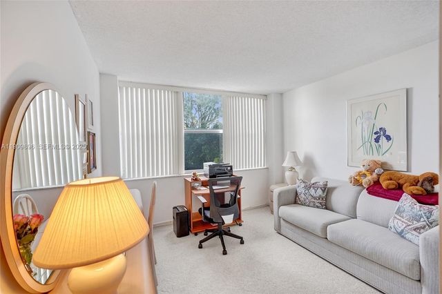 1300 NE Miami Gardens Dr 320E, Miami, FL 33179