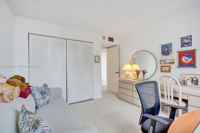 1300 NE Miami Gardens Dr 320E, Miami, FL 33179