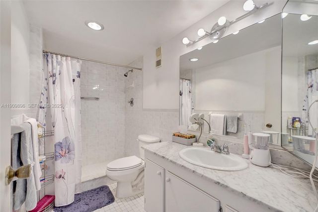 1300 NE Miami Gardens Dr 320E, Miami, FL 33179