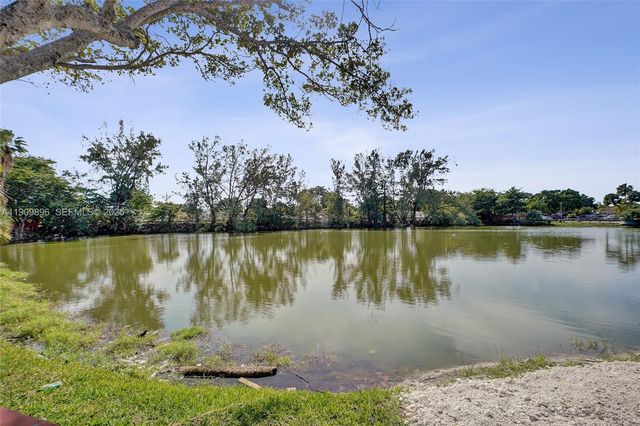 1300 NE Miami Gardens Dr 320E, Miami, FL 33179