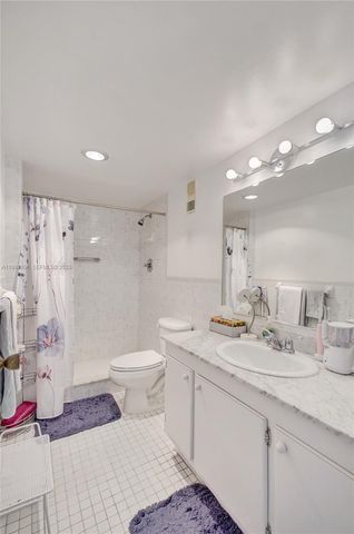 1300 NE Miami Gardens Dr 320E, Miami, FL 33179