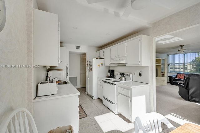 1300 NE Miami Gardens Dr 320E, Miami, FL 33179