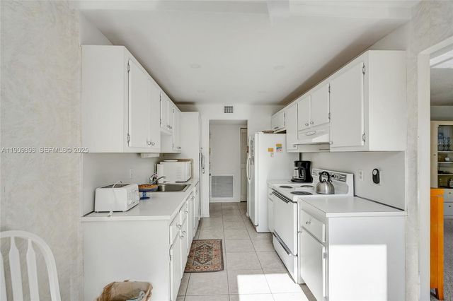 1300 NE Miami Gardens Dr 320E, Miami, FL 33179