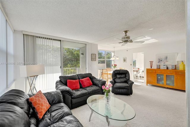 1300 NE Miami Gardens Dr 320E, Miami, FL 33179