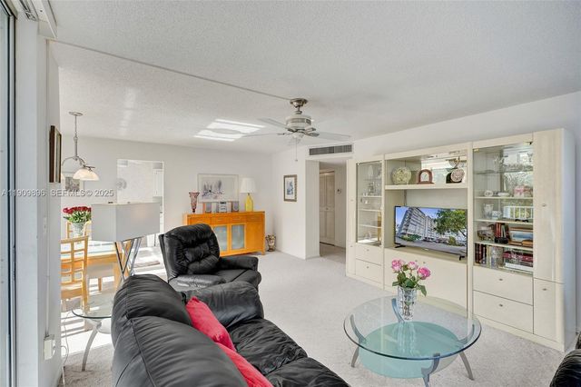 1300 NE Miami Gardens Dr 320E, Miami, FL 33179