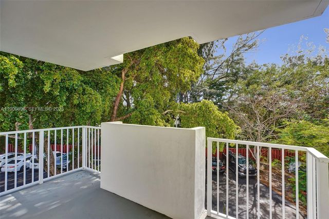 1300 NE Miami Gardens Dr 320E, Miami, FL 33179