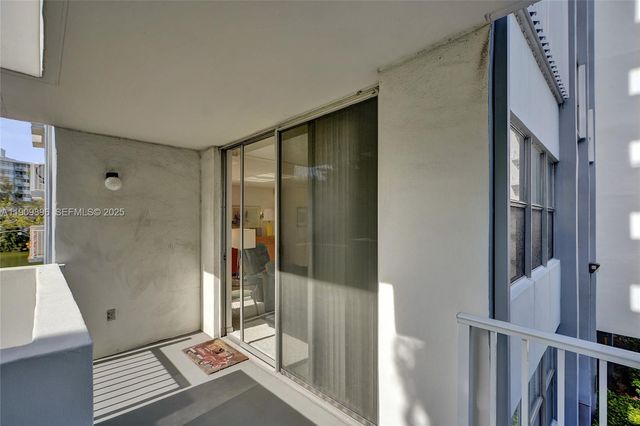 1300 NE Miami Gardens Dr 320E, Miami, FL 33179