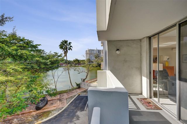 1300 NE Miami Gardens Dr 320E, Miami, FL 33179