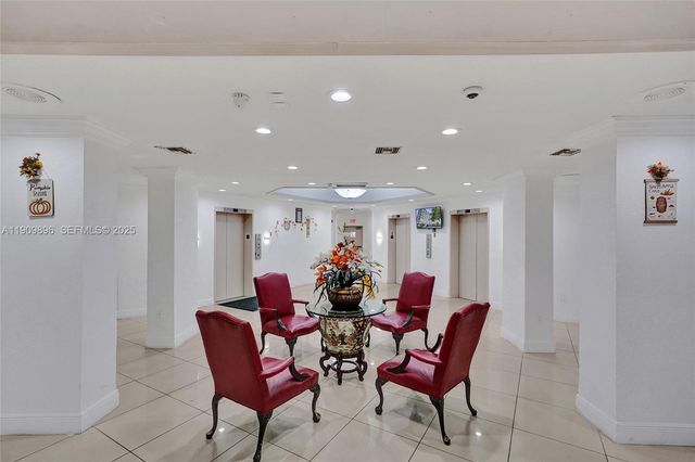 1300 NE Miami Gardens Dr 320E, Miami, FL 33179