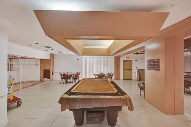 1300 NE Miami Gardens Dr 320E, Miami, FL 33179