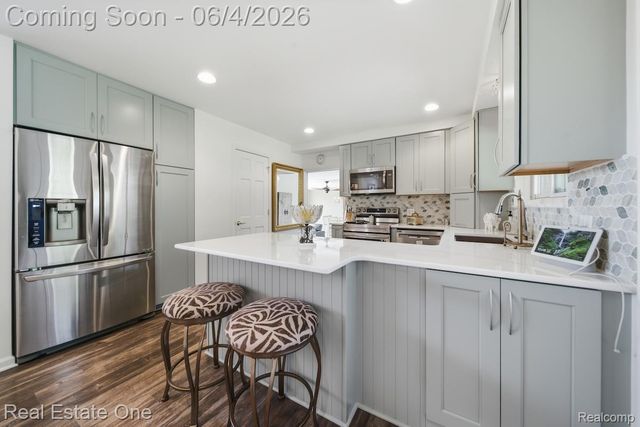 8080 Pine Ranch Drive, Brighton Township, MI 48114