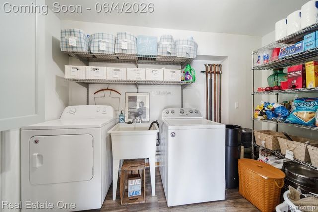8080 Pine Ranch Drive, Brighton Township, MI 48114