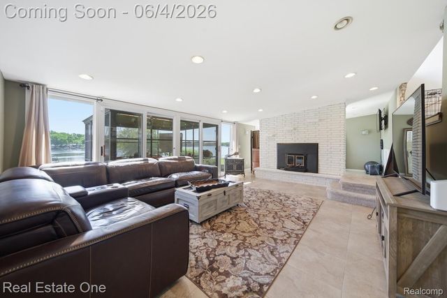 8080 Pine Ranch Drive, Brighton Township, MI 48114