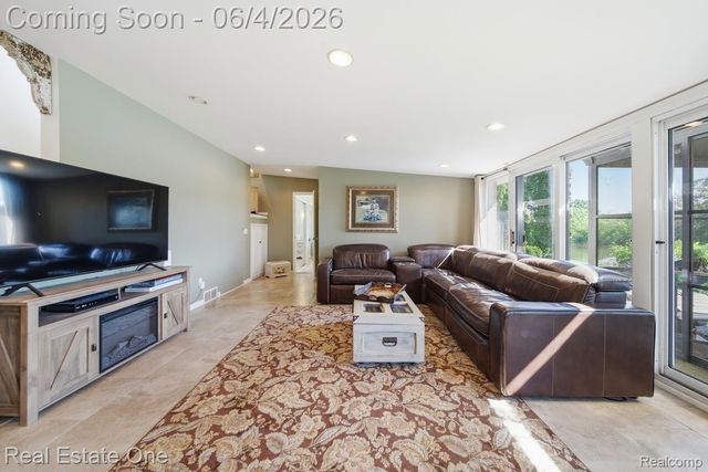 8080 Pine Ranch Drive, Brighton Township, MI 48114