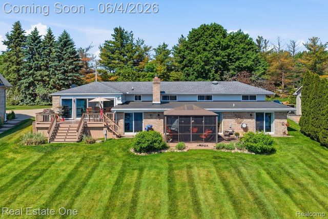8080 Pine Ranch Drive, Brighton Township, MI 48114