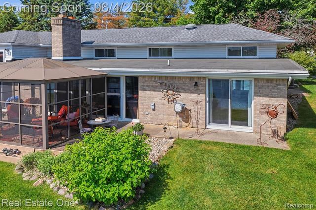8080 Pine Ranch Drive, Brighton Township, MI 48114