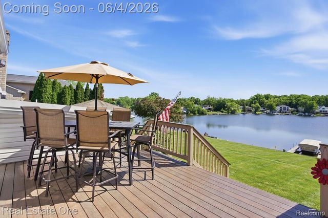 8080 Pine Ranch Drive, Brighton Township, MI 48114