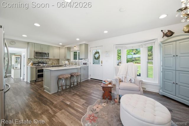 8080 Pine Ranch Drive, Brighton Township, MI 48114