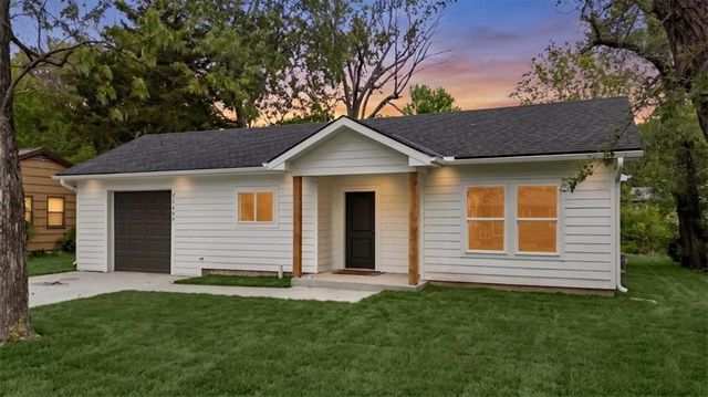 11407 Spruce Avenue, Kansas City, MO 64137