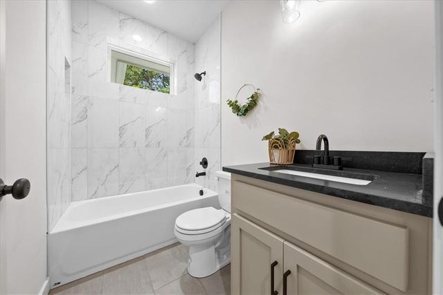 11407 Spruce Avenue, Kansas City, MO 64137