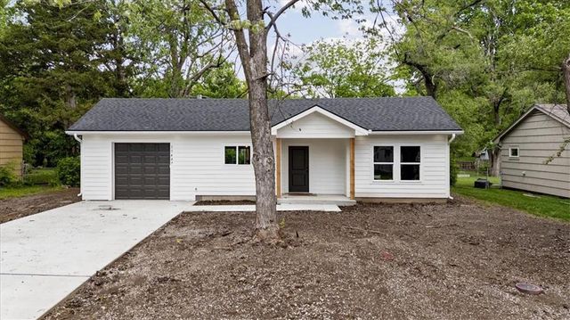 11407 Spruce Avenue, Kansas City, MO 64137