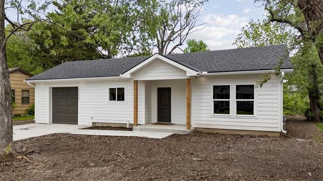 11407 Spruce Avenue, Kansas City, MO 64137