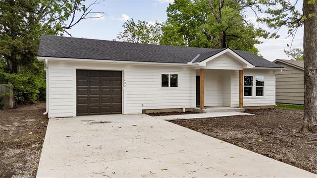 11407 Spruce Avenue, Kansas City, MO 64137