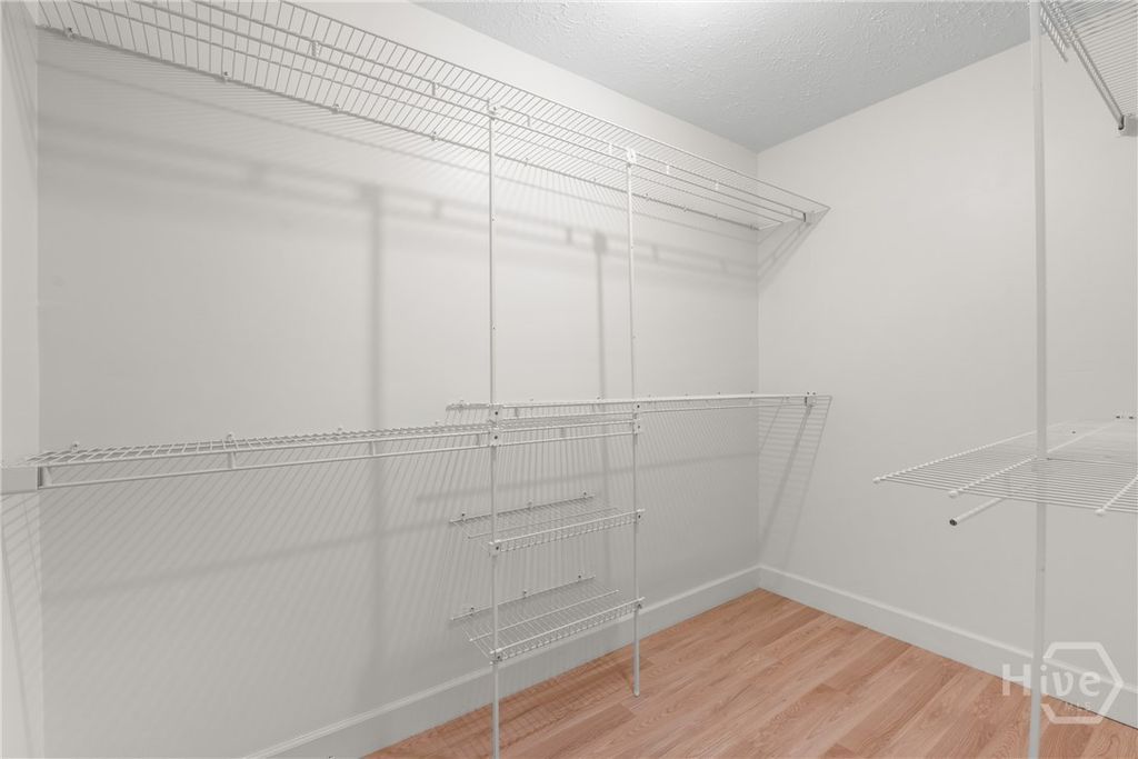 Image 13 of property listing at 9 W Coquena Circle, Savannah, GA 31410