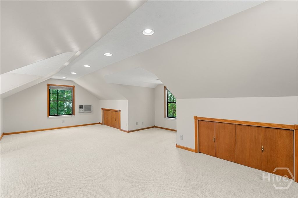 Image 24 of property listing at 9 W Coquena Circle, Savannah, GA 31410