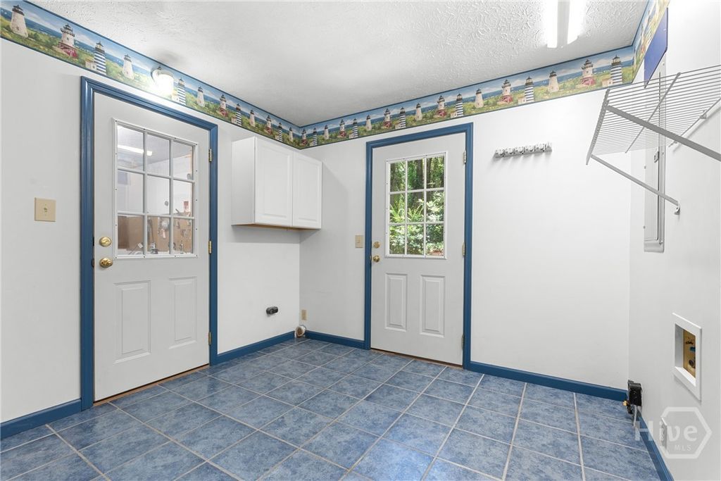 Image 26 of property listing at 9 W Coquena Circle, Savannah, GA 31410